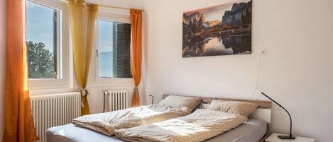 2 habitaciones, wifi gratis y ropa de cama