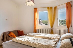 2 bedrooms, free WiFi, bed sheets