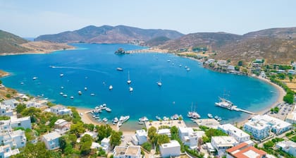 Ferienhaus 'Pico Bello Patmos 24' mit Bergblick, WLAN und Klimaanlage
