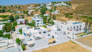 Exterior - Apartment In A Hotel 'Pico Bello Patmos 14' with Mountain View, Wi-Fi and Air Conditioning (Patmos)