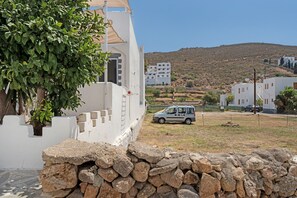 Property grounds - Apartment In A Hotel 'Pico Bello Patmos 14' with Mountain View, Wi-Fi and Air Conditioning (Patmos)