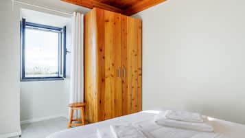 2 bedrooms, free WiFi, bed sheets, wheelchair access