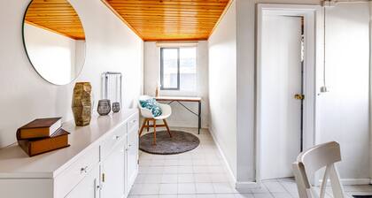 Holiday Home 'Casa Praya' with Sea View, Private Terrace and Wi-Fi