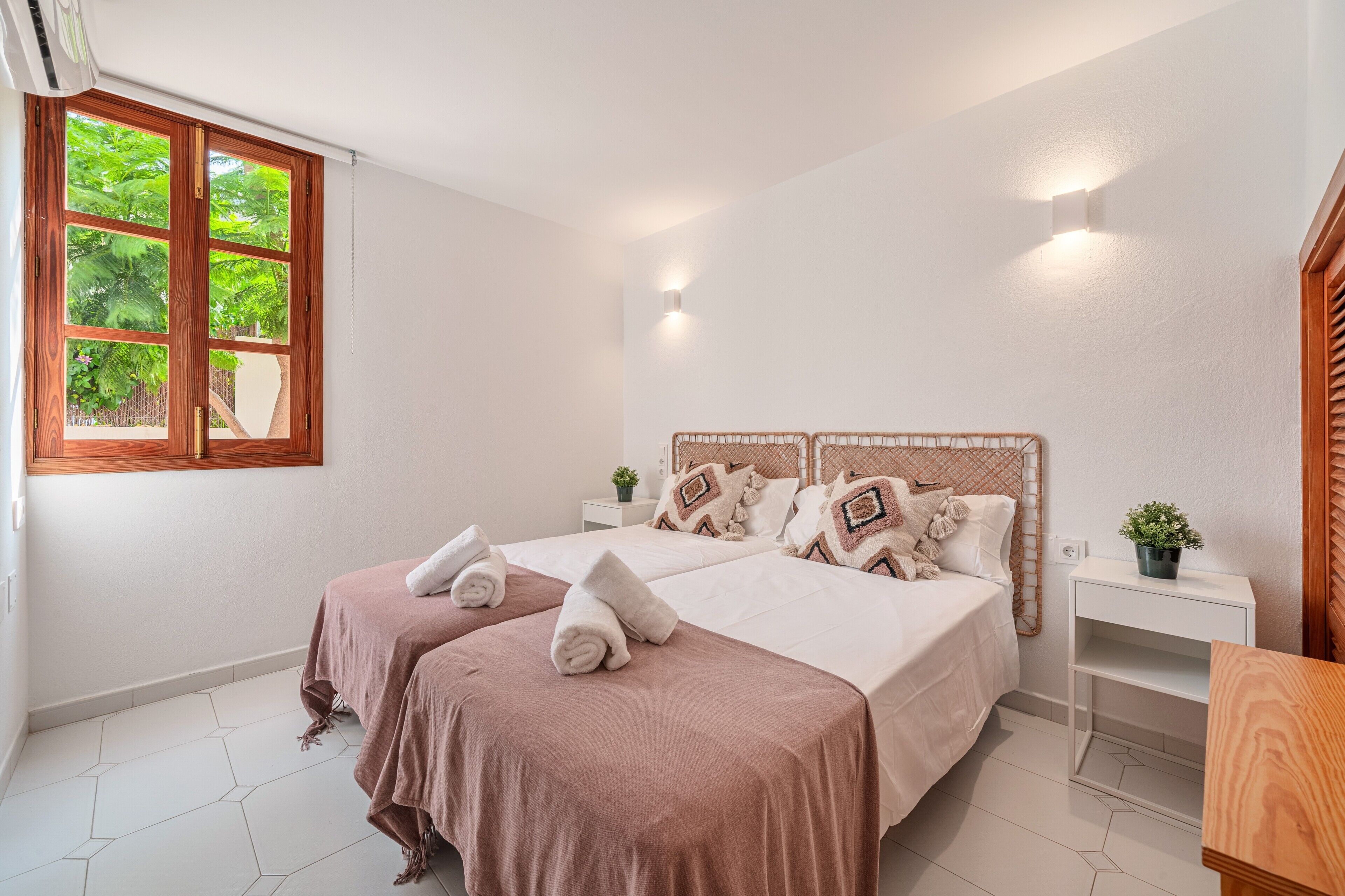 6 Schlafzimmer, Bügeleisen/Bügelbrett, kostenloses WLAN, Bettwäsche