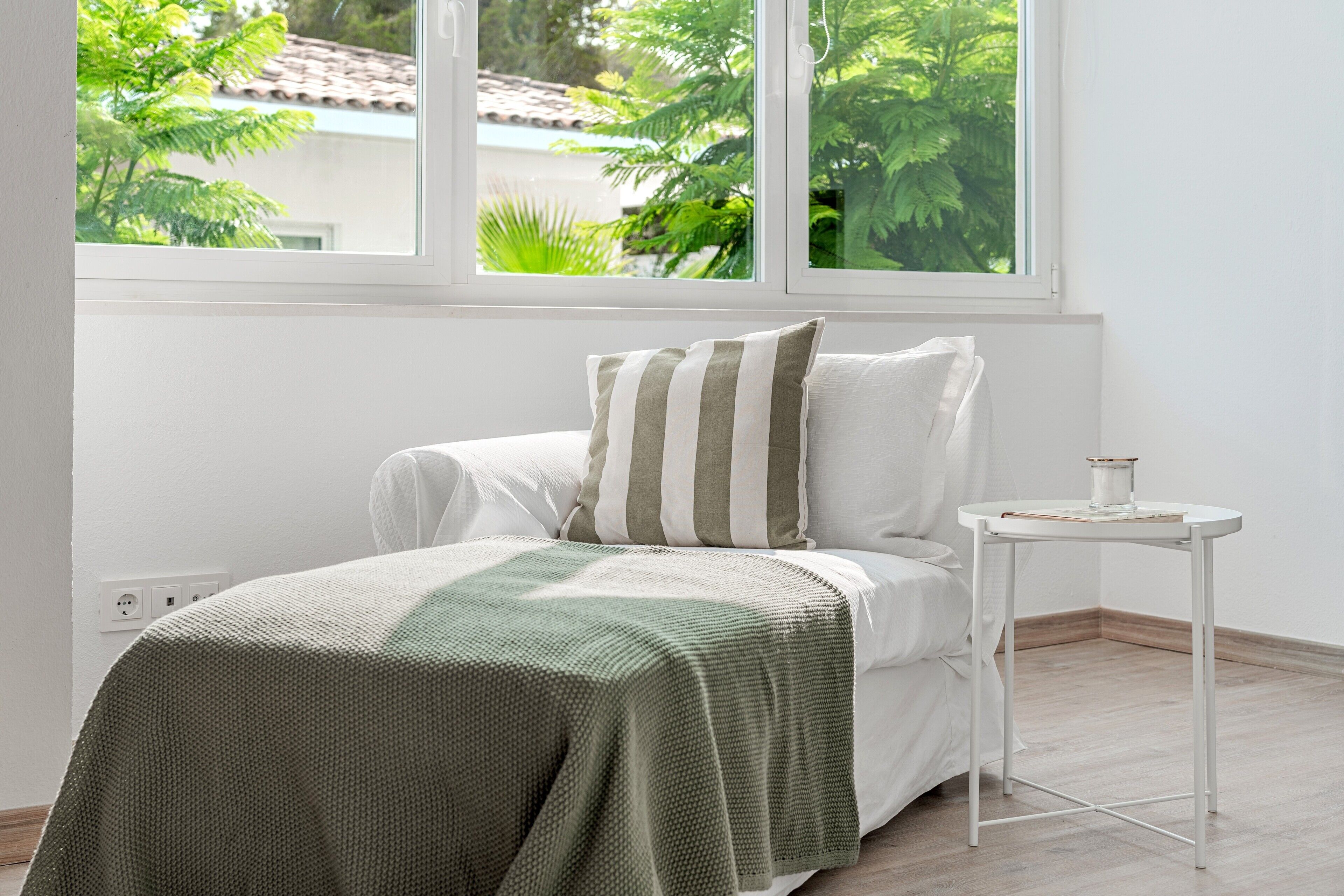 6 bedrooms, iron/ironing board, free WiFi, bed sheets