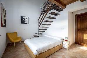 6 bedrooms, WiFi, bed sheets