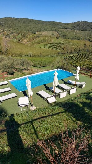 Lämmitetty uima-allas