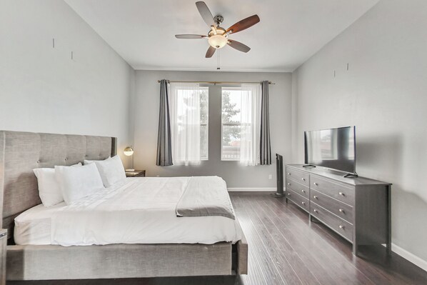 3 bedrooms, iron/ironing board, travel cot, free WiFi