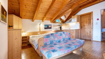 1 Schlafzimmer, BĂŒgeleisen/BĂŒgelbrett, kostenloses WLAN, BettwĂ€sche
