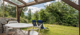 Holiday Apartment 'Lindenhof Apt 5' with Shared Garden & Wi-Fi