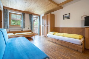 1 chambre, fer et planche à repasser, Wi-Fi gratuit, draps fournis