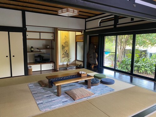 An old private house for rent surrounded by rich n / Nantan Kyōto