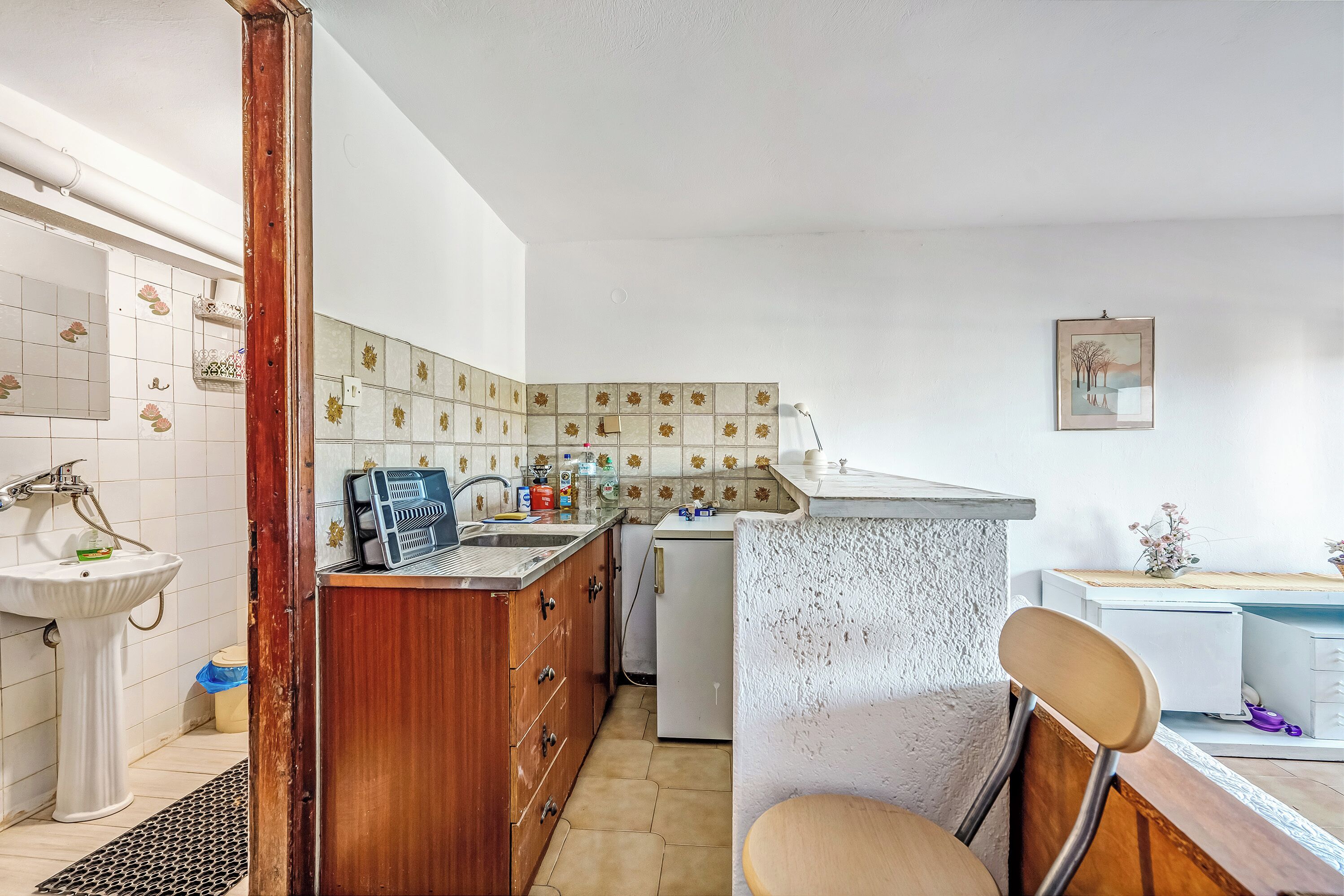 Kühlschrank, Wasserkocher, Toaster, Kochgeschirr/Geschirr/Besteck