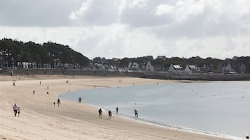 Una playa cerca