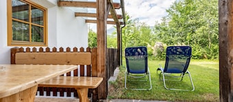 Apartment "Lindenhof 8" with Shared Garden & Wi-Fi