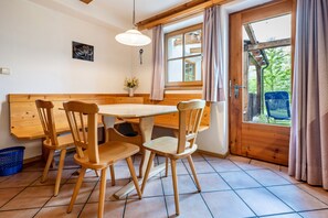 Dining - Apartment "Lindenhof 8" with Shared Garden & Wi-Fi (Vandoies)