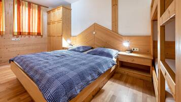 2 sovrum, strykjärn/strykbräda, gratis wi-fi och sängkläder