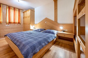 2 bedrooms, iron/ironing board, free WiFi, bed sheets - Apartment "Lindenhof 8" with Shared Garden & Wi-Fi (Vandoies)