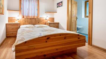 2 chambres, fer et planche Ă repasser, Wi-Fi gratuit, draps fournis