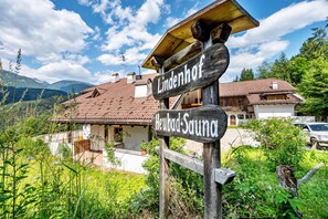 Exterior - Apartment "Lindenhof 9" with Shared Garden & Wi-Fi (Vandoies)