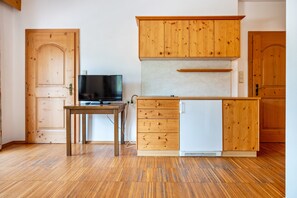 Interior - Apartment "Lindenhof 9" with Shared Garden & Wi-Fi (Vandoies)