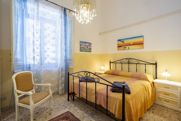 2 Schlafzimmer, Bügeleisen/Bügelbrett, Bettwäsche