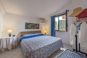 4 bedrooms, iron/ironing board, bed sheets - Villa "Azzurra" with Sea View, Private Terrace & A/C (Mazzaforno)