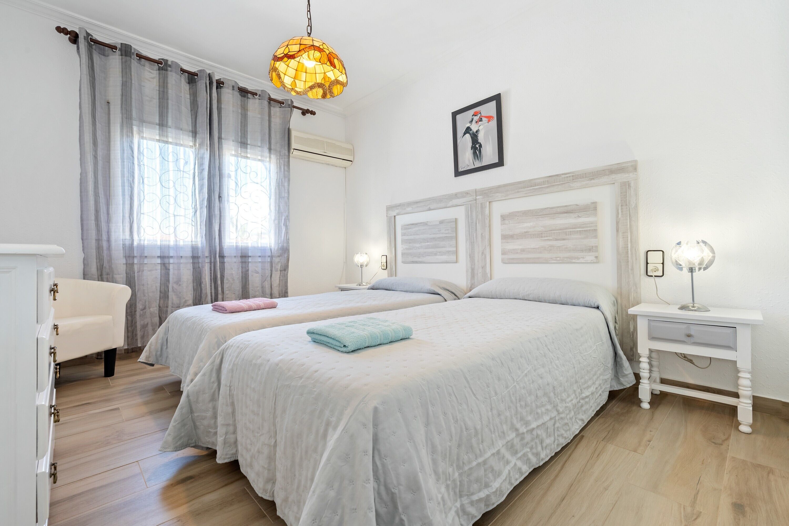 2 Schlafzimmer, Schreibtisch, Bügeleisen/Bügelbrett, kostenloses WLAN