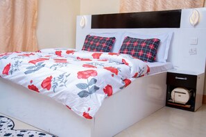 2 quartos, ferros/tábuas de passar roupa, Wi-Fi, roupa de cama