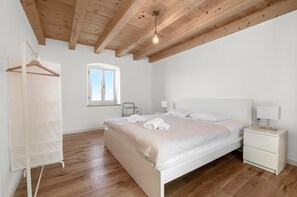 3 chambres, fer et planche à repasser, accès au Wi-Fi (inclus)