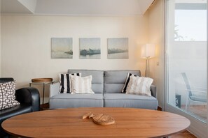 TV, fireplace - Beachfront holiday home in Bahia de Marbella (Marbella)