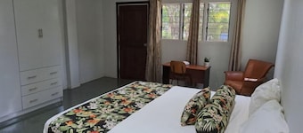 Nadi International Airport 7 minutes
Downtown 10 minutes