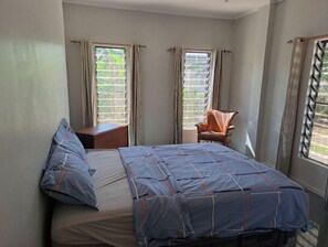 2 bedrooms, iron/ironing board, WiFi, bed sheets - Nadi International Airport 7 minutes
Downtown 10 minutes (Nadi)