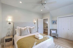 5 bedrooms, desk, iron/ironing board, travel cot