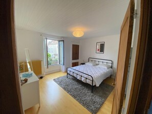 4 bedrooms, iron/ironing board, free WiFi - Maison en Pierre 4 Chambres, Mer, Commerces 150 Metres (Saint-Aubin-sur-Mer)