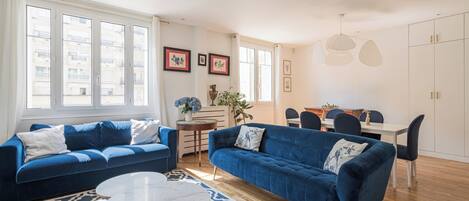 Televisión, oficina