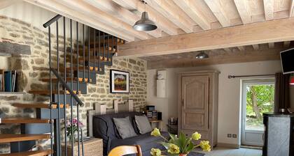 A delightful cottage with shared pool and sun terrace.