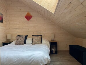 2 bedrooms, iron/ironing board, travel crib, free WiFi