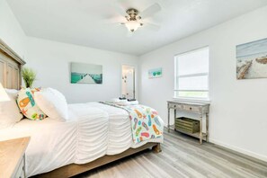 3 bedrooms, laptop workspace, WiFi, bed sheets