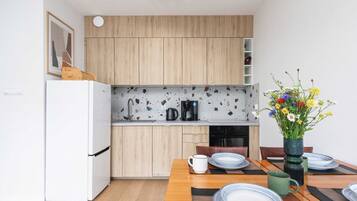 Refrigerador, horno, placa de cocina, lavavajillas