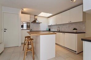 Kühlschrank, Ofen, Herdplatte, Geschirrspüler