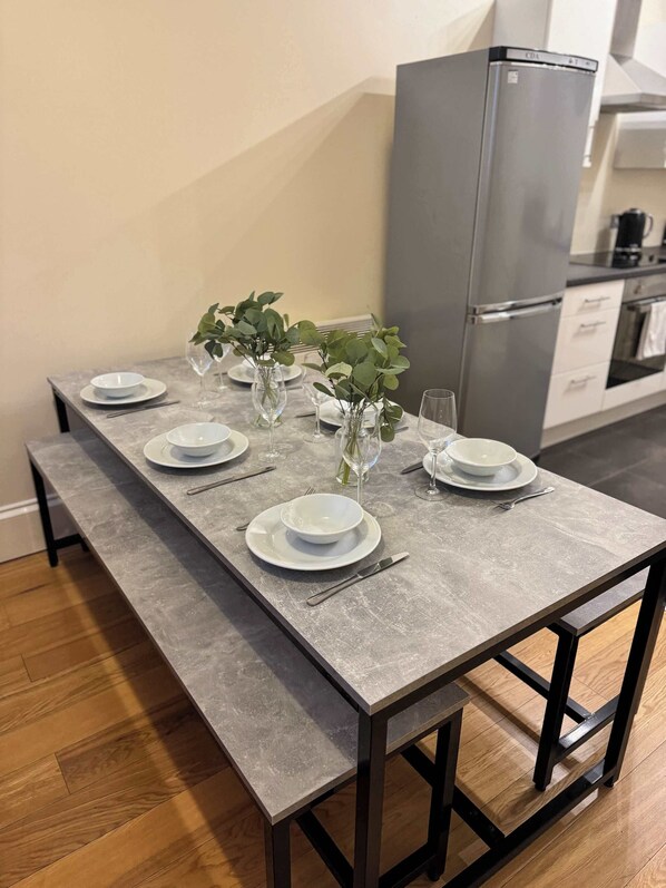 Dining - The Cove Suite (Southport)