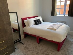 2 bedrooms, desk, iron/ironing board, travel cot
