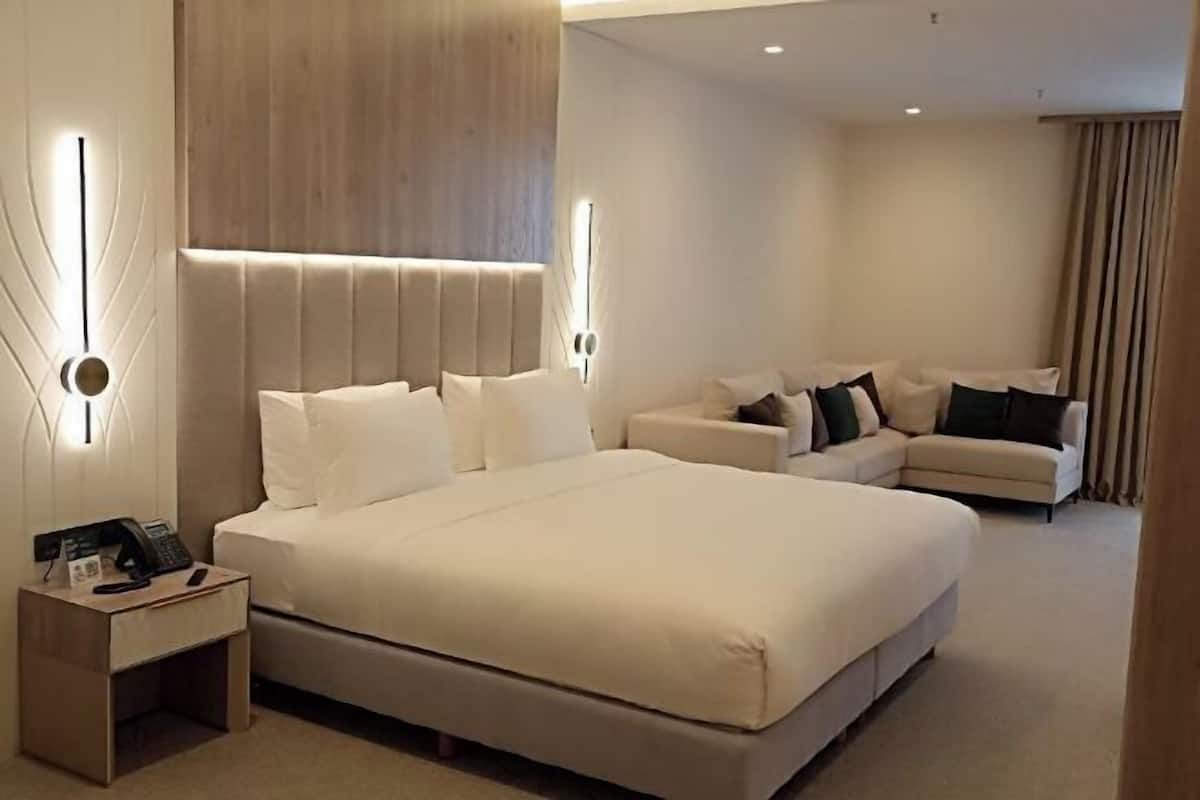 1 bedroom, Select Comfort beds, minibar, in-room safe