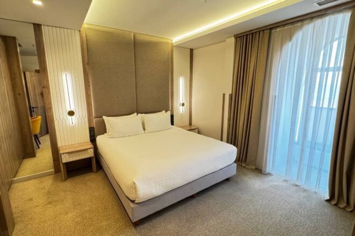 1 bedroom, Select Comfort beds, minibar, in-room safe