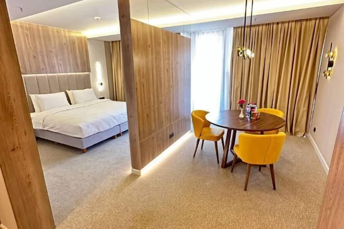 1 bedroom, Select Comfort beds, minibar, in-room safe