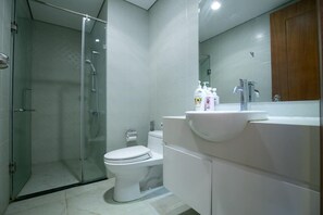 Rainfall showerhead, designer toiletries, hair dryer, bathrobes - FULL HOUSE (Nha Trang)