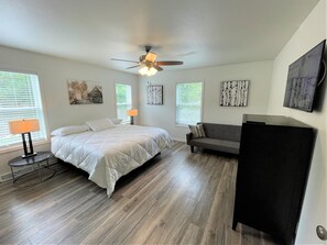 6 bedrooms, iron/ironing board, free WiFi, bed sheets - The Great Escape Chalet @ Spring Brook Resort (Wisconsin Dells)