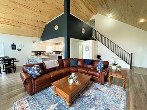 Smart TV, fireplace - The Great Escape Chalet @ Spring Brook Resort (Wisconsin Dells)