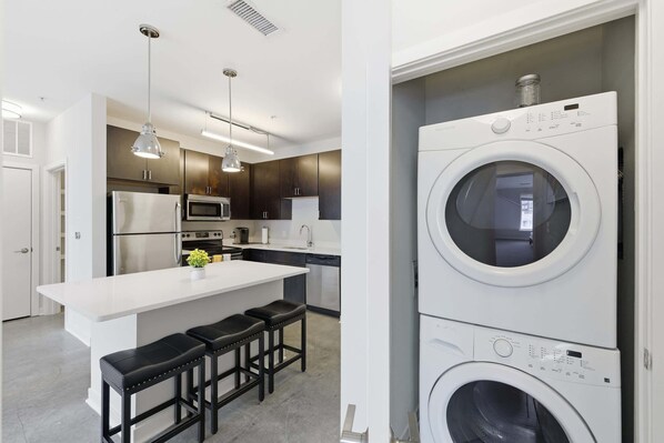 Apartment, 2 Bedrooms | Laundry